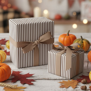 Hellbraun-weiß gestreiftes Muster Geschenkpapier