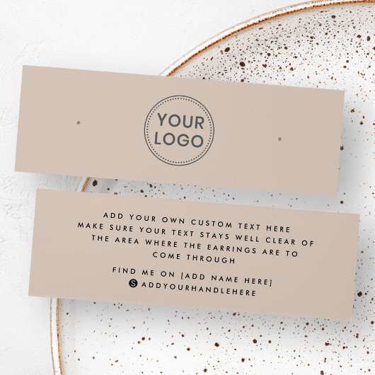 Hellbraune Logo-Ohrring-Anzeigetafel