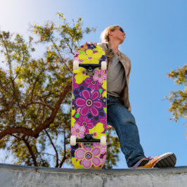 Helle Abstrakte Blume Art Skateboard