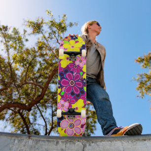 Helle Abstrakte Blume Art Skateboard