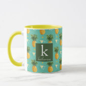 Helle Ananas auf geometrischem Monogramm des Tasse (Links)