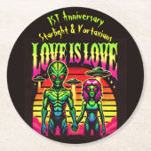 Helle Außerirdischen in der Liebe unter Himmel Runder Pappuntersetzer (Vorderseite)