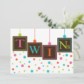 Helle BABY Blöcke von Farben Twins Kinderdusche Einladung (Stehend Vorderseite)