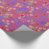 Helle Blumenschrift auf Magenta Wrapping Paper Geschenkpapier (Ecke)
