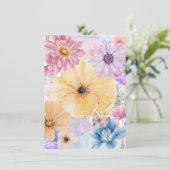 Helle Blütenkarte Einladung (Stehend Vorderseite)