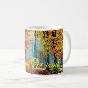 Helle bunte Fall-Bäume des Waldes Kaffeetasse