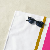 Helle, cremefarbene, rosa, braune Streifen auf wei Strandtuch (Beispiel)