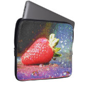 "Helle Erdbeere" Niedliches Foto. Jetzt kaufen Laptopschutzhülle (Vorne Rechts)
