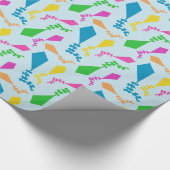 Helle, farbenfrohe Fliegenkite im Himmel Geschenkpapier (Ecke)