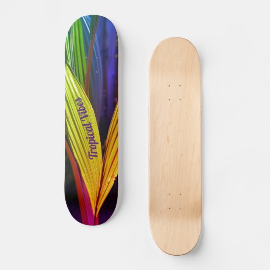 Helle, farbenfrohe Palmen Tropenmuscheln Skateboard (Vorderseite)