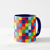 Helle, farbenfrohe Quadrate Muster Blau Rot Tasse (VorderseiteRechts)