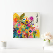 Helle, farbenfrohe Uhr der modernen Blumenmauer (Zuhause)