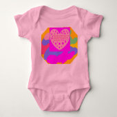 Helle Farbgestaltung mit Gedicht im Herzen Baby Strampler (Vorderseite)