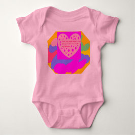 Helle Farbgestaltung mit Gedicht im Herzen Baby Strampler
