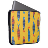 Helle Fische nahtlos. Handgezogene Seehandlung Laptopschutzhülle (Vorne Rechts)