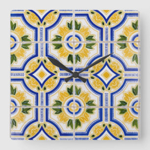 Helle Fliesenmuster, Portugal Quadratische Wanduhr