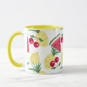 Helle Früchte und Beeren auf weiß. Tasse (Links)