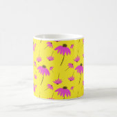 Helle gelbe Tasse mit rosa Blumen (Mittel)