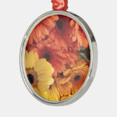 Helle Gerbera-Blume, Orangengelb, Flora Silbernes Ornament (Links)