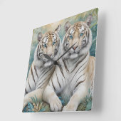 Helle Golden Tigers in einem blauen grünen Dschung Quadratische Wanduhr (Winkel)
