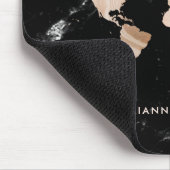 Helle GoldWeltkarte auf schwarzem Marmor Mousepad (Ecke)
