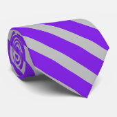 Helle Lila Silver Geometric Diagonal Stripes Krawatte (Gerollt)