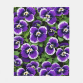 Helle Lila Stiefmütterchen Fleecedecke (Vorderseite)