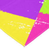 Helle Neon Paint Brush Strokes | Tischdecke (Schrägansicht)