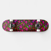 Helle Neon Rosa Herzen und grüne Blüte Skateboard (Horizontal)