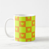 Helle Orange-Grüne Karierte Fliese Mit Herzen Kaffeetasse (Links)