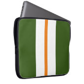 Helle, orange weiße Streifen auf waldgrünen Fläche Laptopschutzhülle (Vorne Rechts)