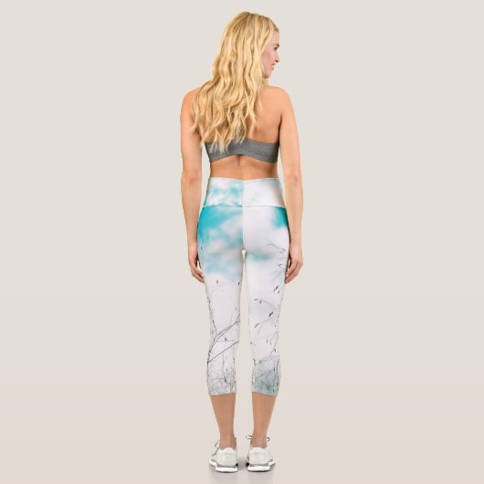 Helle Pastel Light Blue Turquoise Treff Sky Capri Leggings (Rückseite)