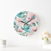 Helle Pastel Pink Blauer Blumen Florals von Ava Große Wanduhr (Zuhause)
