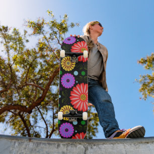 Helle Retro-Blumenmuster Farbige Volkskunst Skateboard