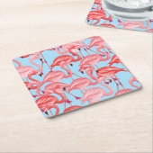 Helle rosa Flamingos auf Blau 2 Rechteckiger Pappuntersetzer (angewinkelt)