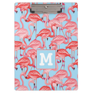 Helle rosa Flamingos auf Blau   addieren Ihre Klemmbrett