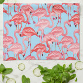 Helle rosa Flamingos auf Blau Geschirrtuch (Gefaltet)