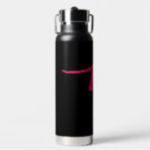 Helle rosa Fuchsienblüte auf Schwarz Trinkflasche (Vorderseite)