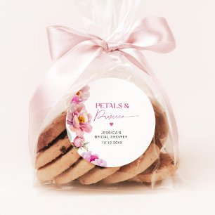 Helle rosa Pfingstrosenblütenblätter und Prosecco- Runder Aufkleber