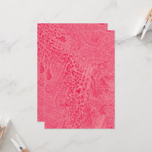 Helle rosa Textilgestaltung mit zentralem Blau Einladung