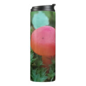 Helle Rot-Pilze im Waldboden Thermosbecher (Nach links gedreht)
