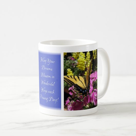 Helle Schmetterlings-Segen-Tasse - blaues Q2 Kaffeetasse (VorderseiteRechts)