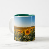 Helle Sonnenblumen-Tasse - fröhliches Blumengesche Zweifarbige Tasse (Vorderseite Links)