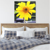Helle Sonnengelbe Sonnenblume Nah-up 24" x 24" Leinwanddruck (Insitu (Schlafzimmer))