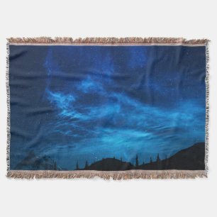 HELLE STERNE IN EINEM DUNKEN UND BLAUEN HIMMEL DECKE