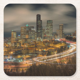 Helle Streifen von den Autos nachts Rechteckiger Pappuntersetzer