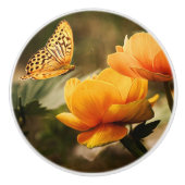 Helle, tiefgelbe Blumen mit Schmetterling Keramikknauf (Vorderseite)