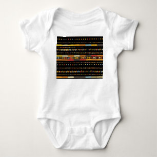 Helle Tribal Streifen Handgefertigte Muster Baby Strampler