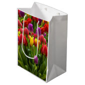 Helle Tulips Mittlere Geschenktüte (Vorderseite Schrägansicht)