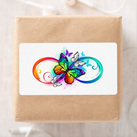 Helle Unendlichkeit mit Regenbogenschmetterling (Insitu)